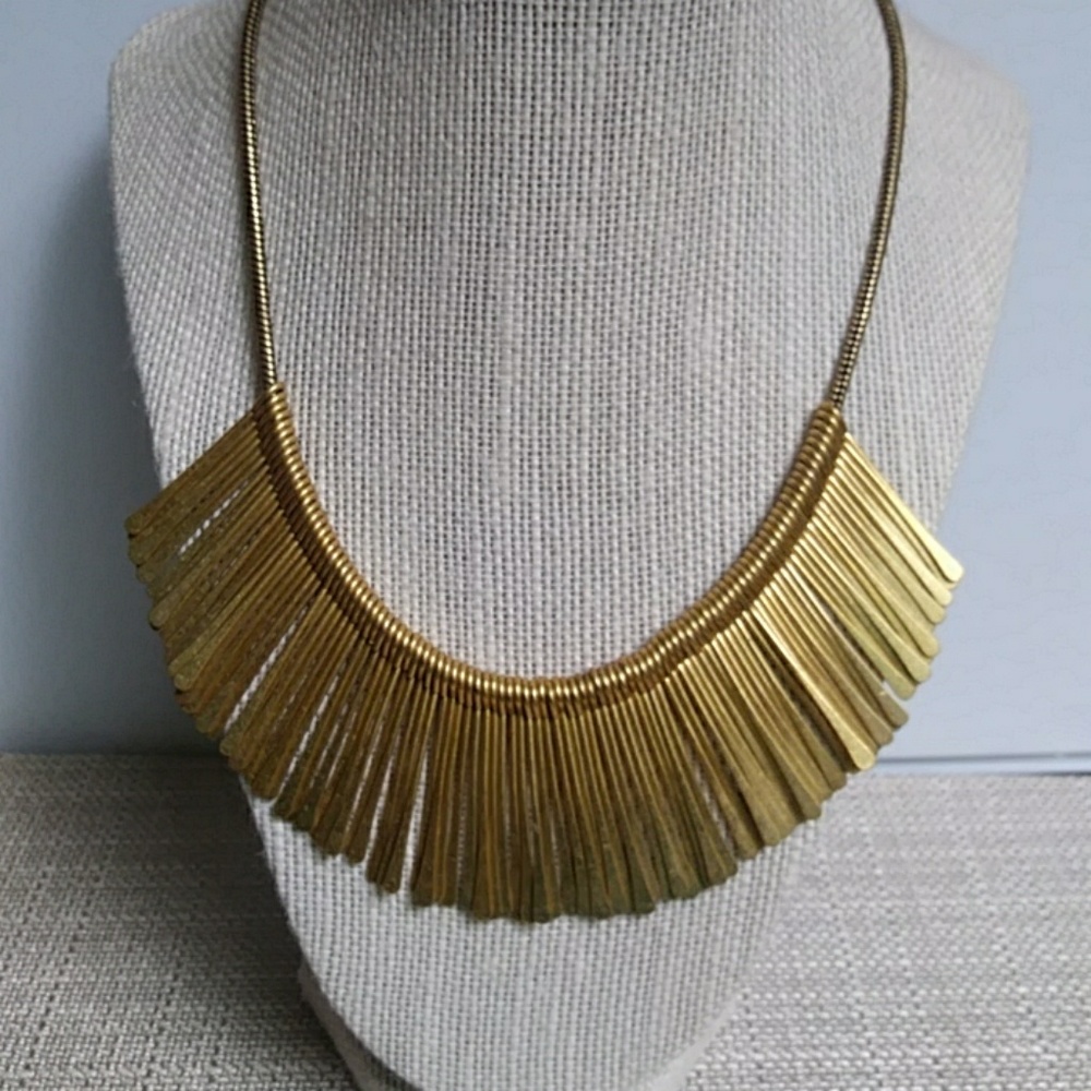 Essential Fringe Necklace